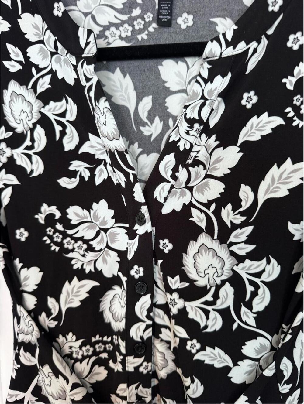 White House Black Market Black & White Floral Long-Sleeve Dress